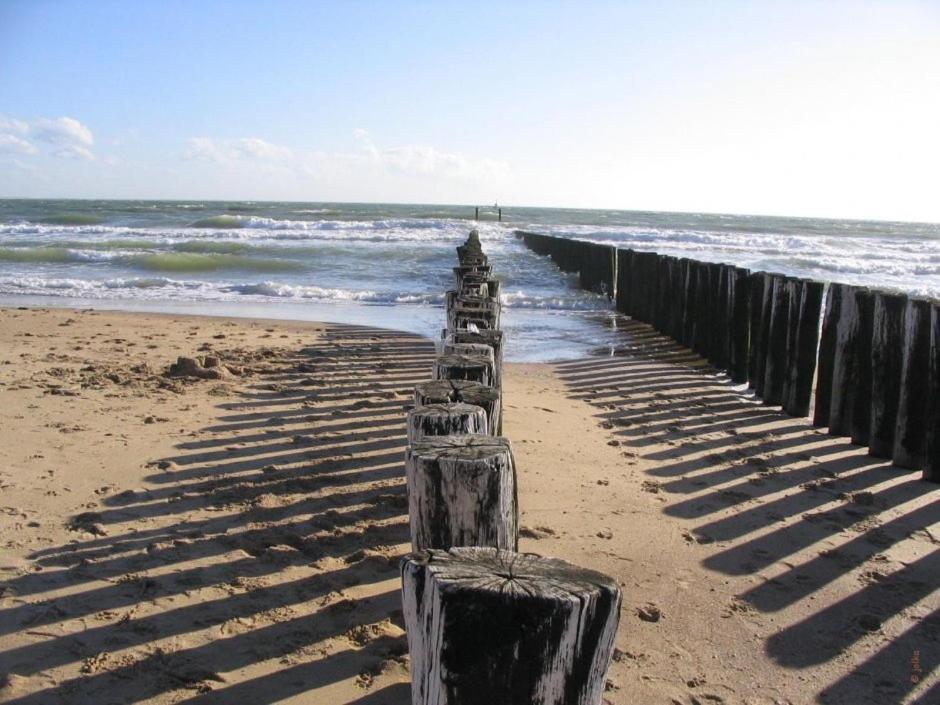 Vakantieoord "De Peppelhoeve" Hotell Koudekerke Exteriör bild